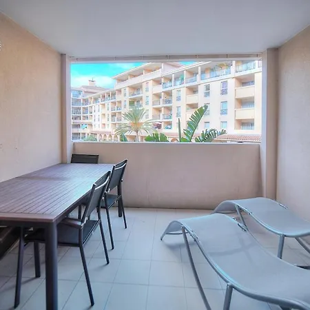 Apartman 221 *