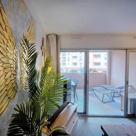 221 Apartman *
